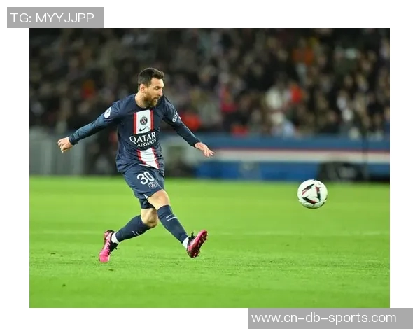 梅西领衔天下足球的辉煌历程与传奇瞬间回顾 梅西领衔天下足球的辉煌历程与传奇瞬间回顾